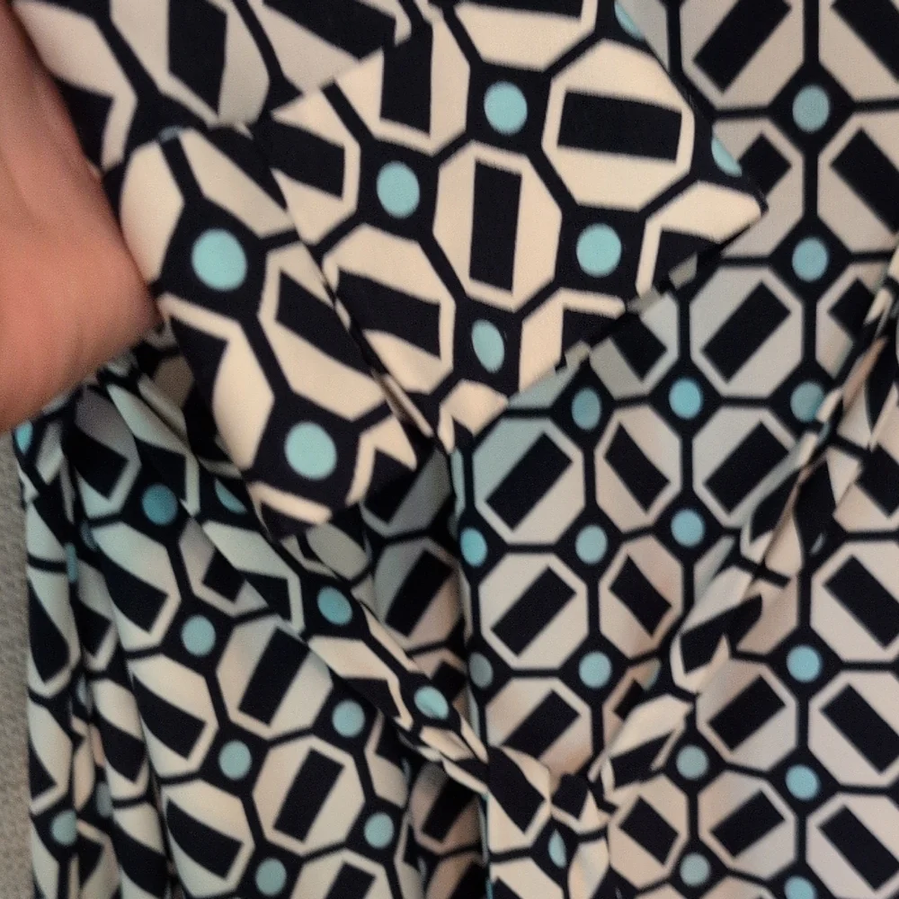 Elegant Navy, Light Blue and Off-White Geometric Long Sleeve Dress - Picture 4 of 9